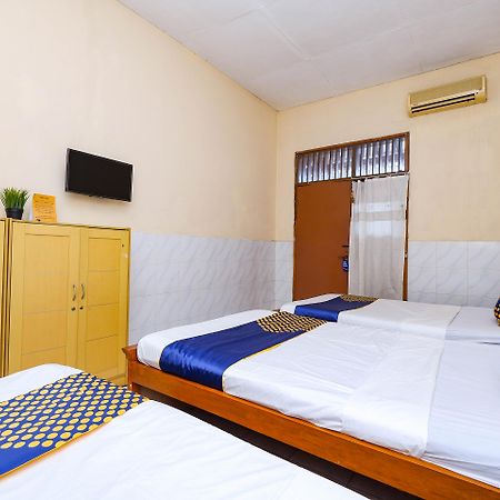Spot On 2011 Hotel Mekar Sari Surakarta  Экстерьер фото