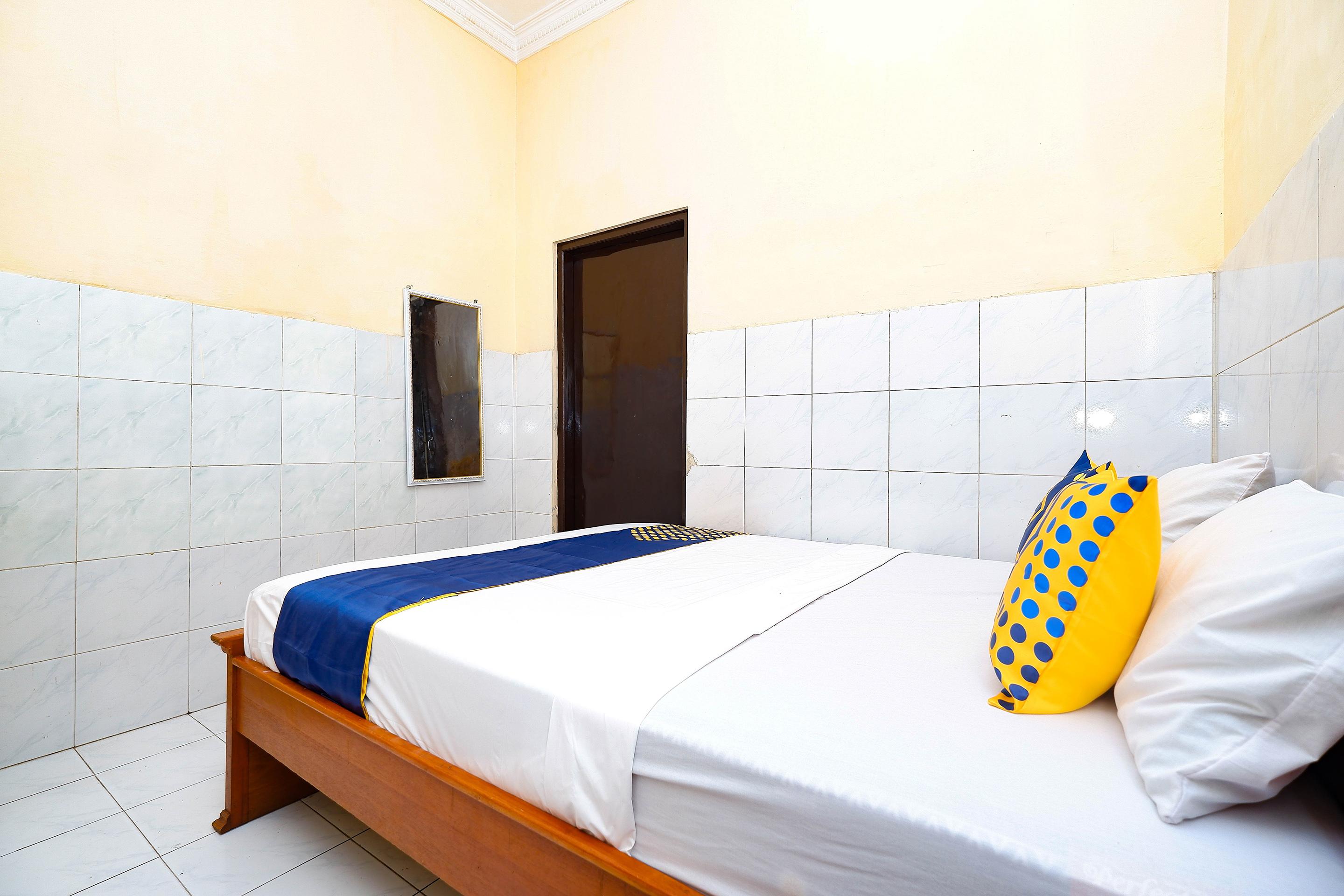 Spot On 2011 Hotel Mekar Sari Surakarta  Экстерьер фото