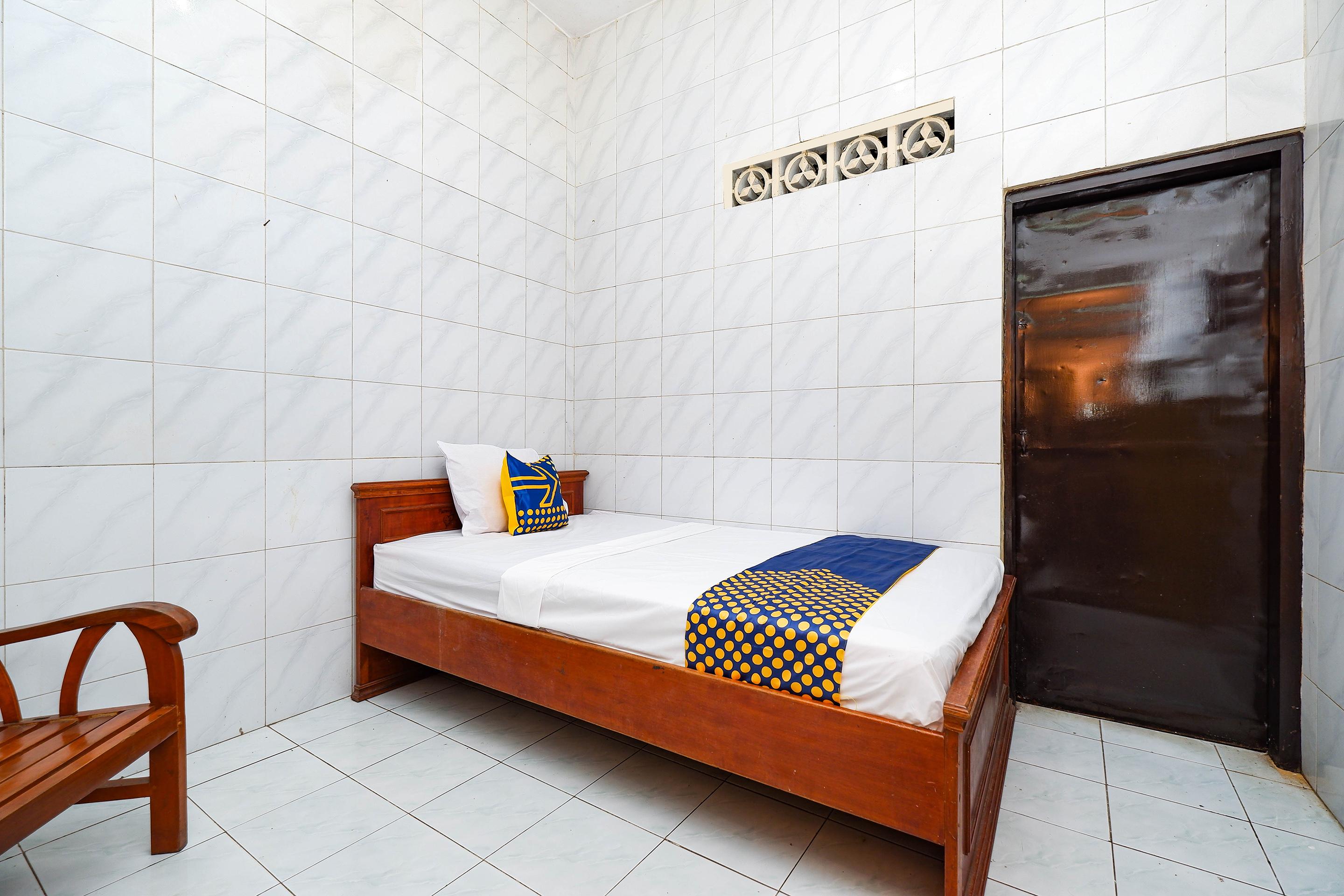Spot On 2011 Hotel Mekar Sari Surakarta  Экстерьер фото