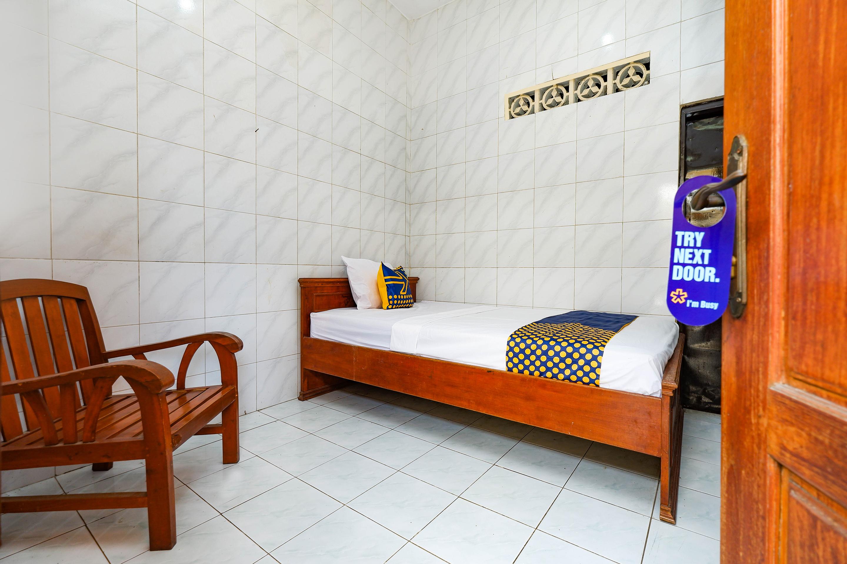 Spot On 2011 Hotel Mekar Sari Surakarta  Экстерьер фото