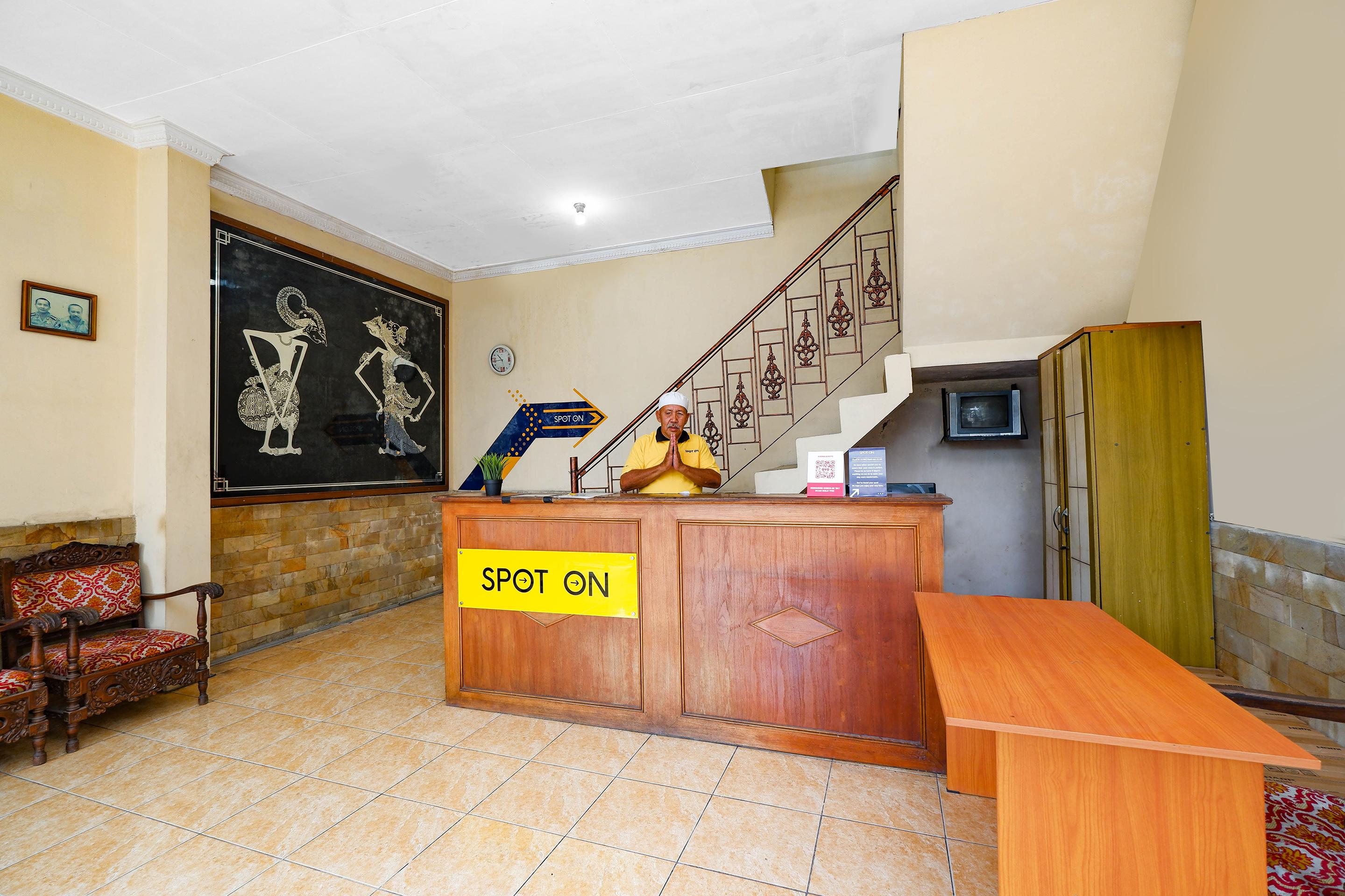 Spot On 2011 Hotel Mekar Sari Surakarta  Экстерьер фото