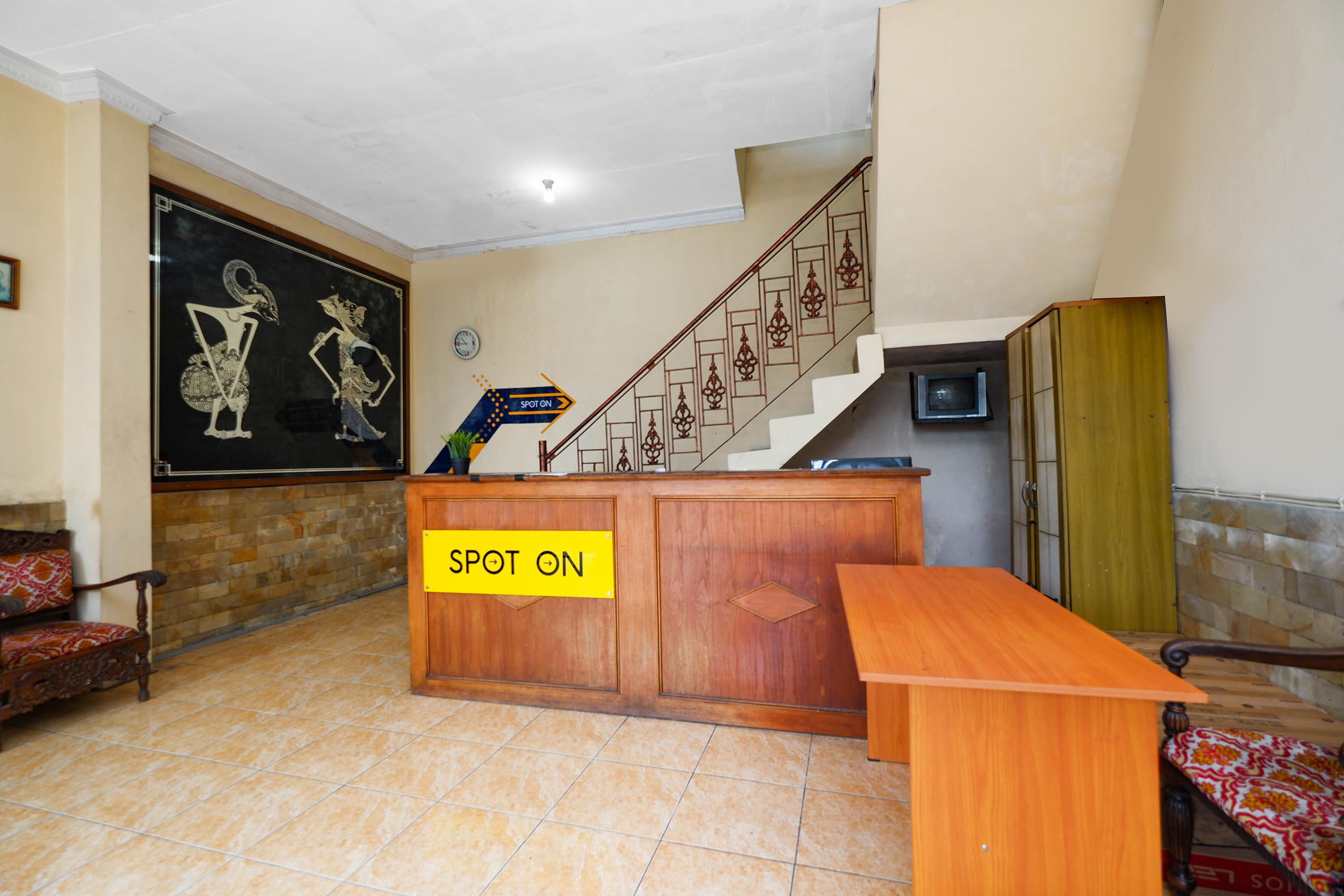 Spot On 2011 Hotel Mekar Sari Surakarta  Экстерьер фото